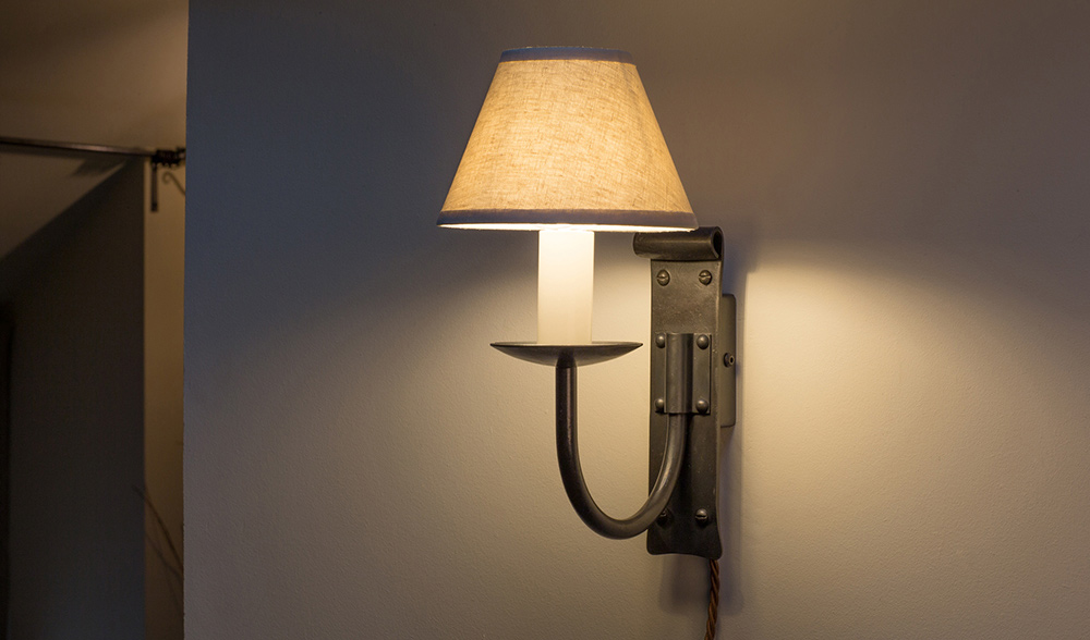 How to use wall lamp