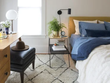 Wall Sconces vs. Table Lamps