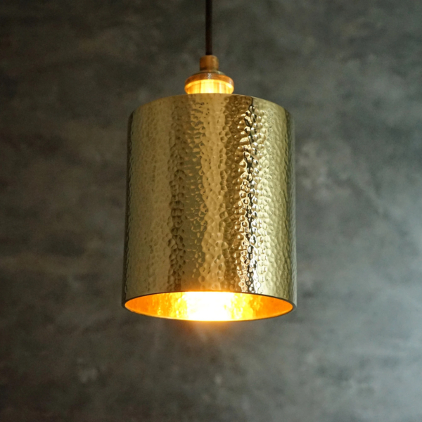 Elara – Brass Luxe Glow